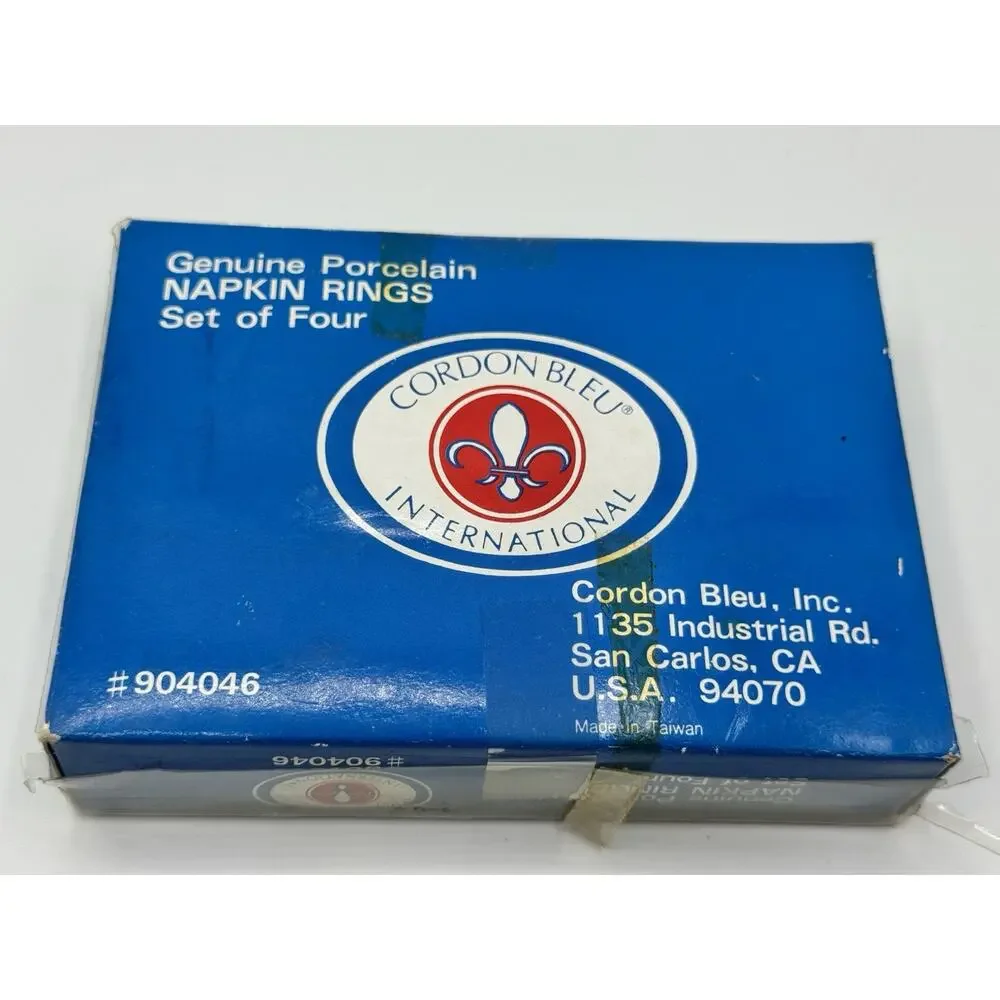 SET OF 8 VINTAGE CORDON BLEU WHITE PORCELAIN NAPKIN RINGS ORIGINAL BOX